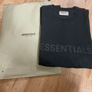 Essentials t-shirt